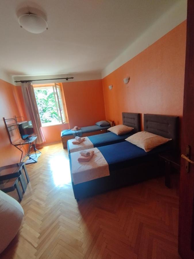 Bugenvilija Apartment Split Exterior photo
